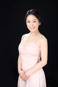 Yoonie-Han-profile-photo-8-200x300